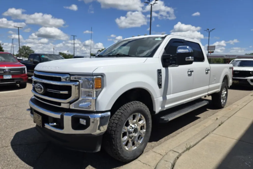 2022 Ford F-350 Lariat photo 1