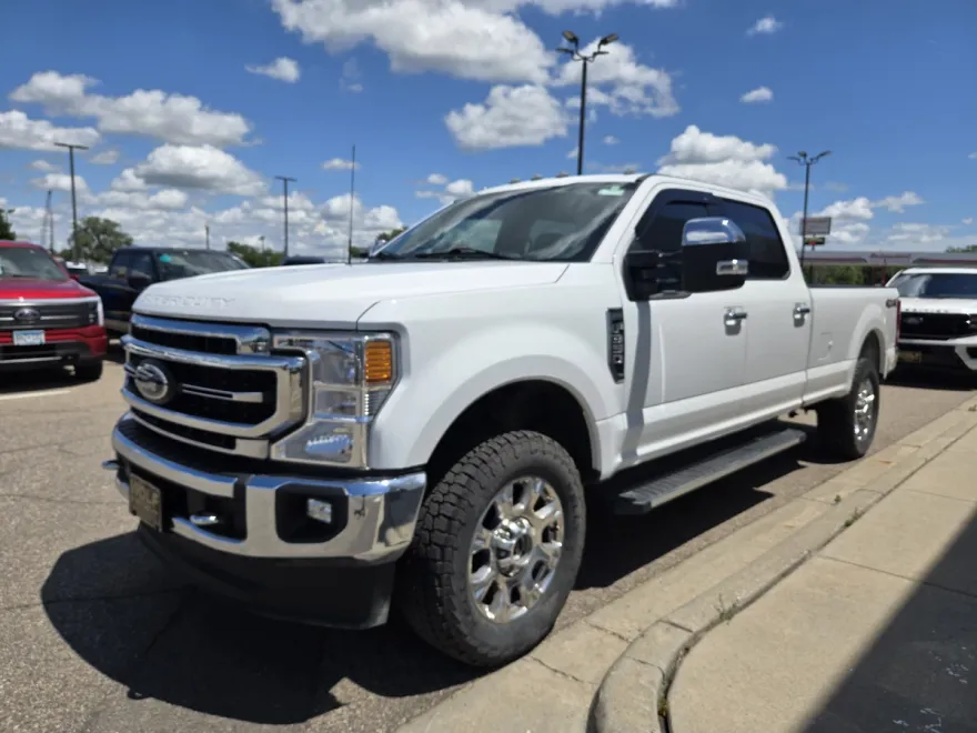 2022 Ford F-350 Lariat photo 1