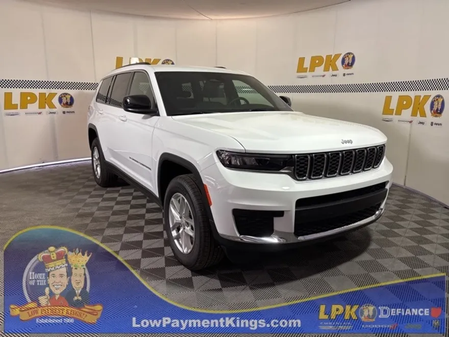 2025 Jeep Grand Cherokee Laredo photo 1