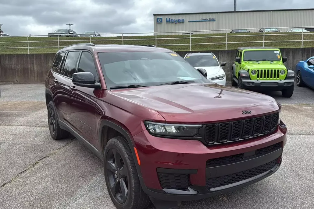 2022 Jeep Grand Cherokee Altitude photo 1
