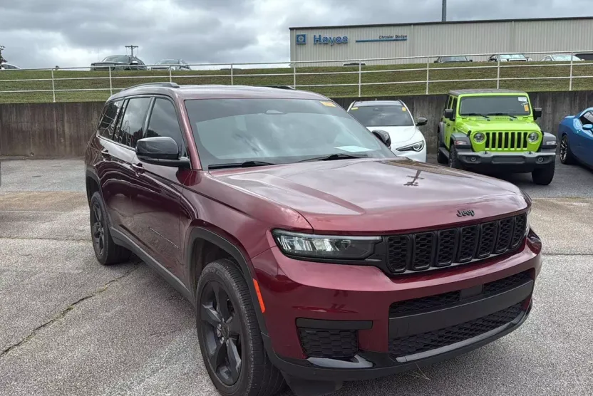 2022 Jeep Grand Cherokee Altitude photo 1