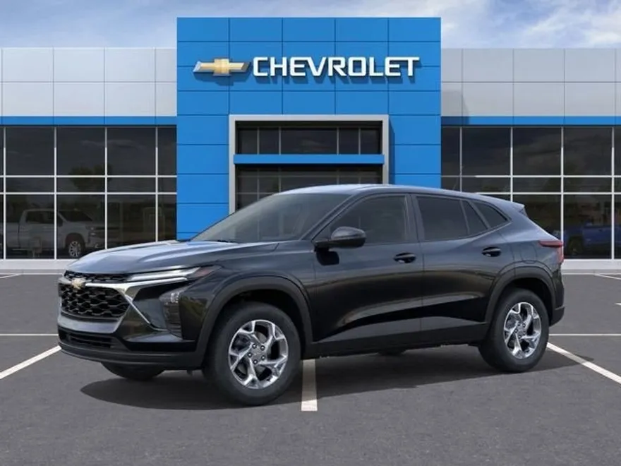 2025 Chevrolet Trax LS photo 1