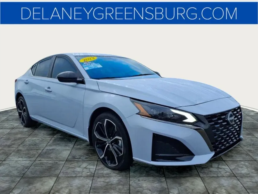 2023 Nissan Altima 2.5 SR photo 1