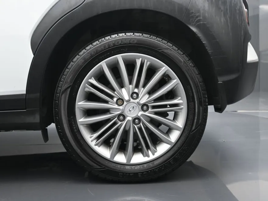 2020 Hyundai Kona SEL Plus photo 1