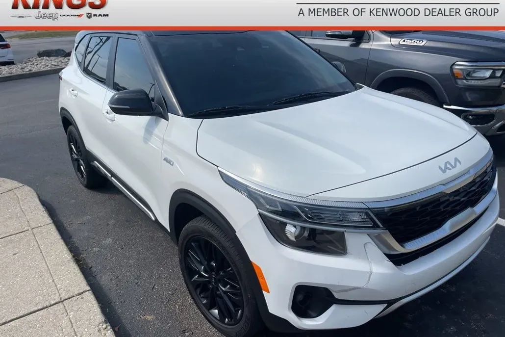 2022 Kia Seltos Nightfall Edition photo 1