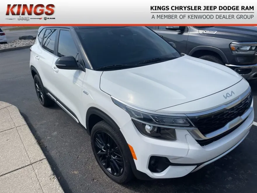 2022 Kia Seltos Nightfall Edition photo 1
