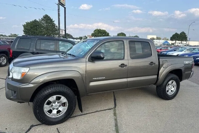 2014 Toyota Tacoma V6 photo 1