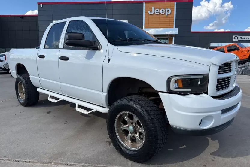 2003 Dodge Ram SLT photo 1