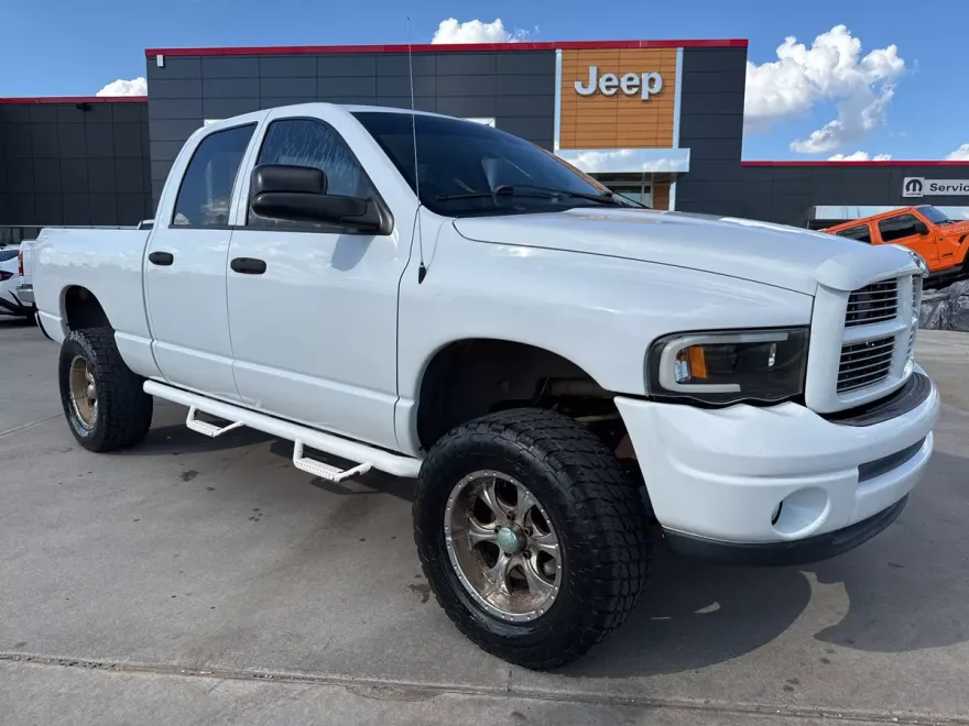 2003 Dodge Ram SLT photo 1