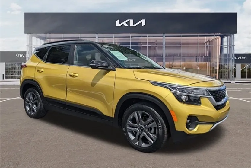 2023 Kia Seltos S photo 1