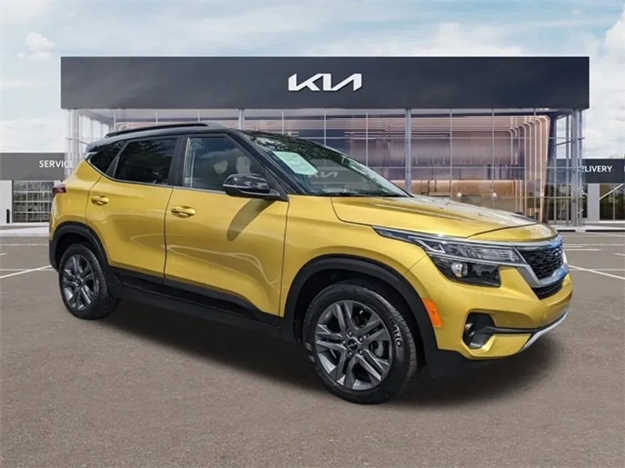2023 Kia Seltos S photo 1