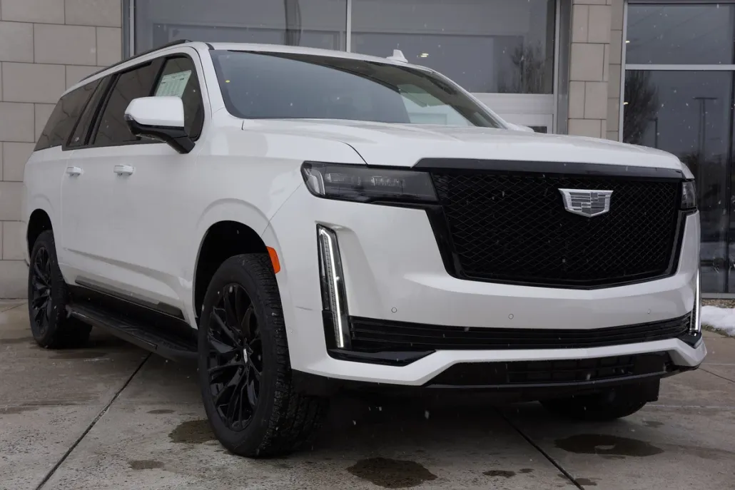 2023 Cadillac Escalade ESV Sport Platinum photo 1