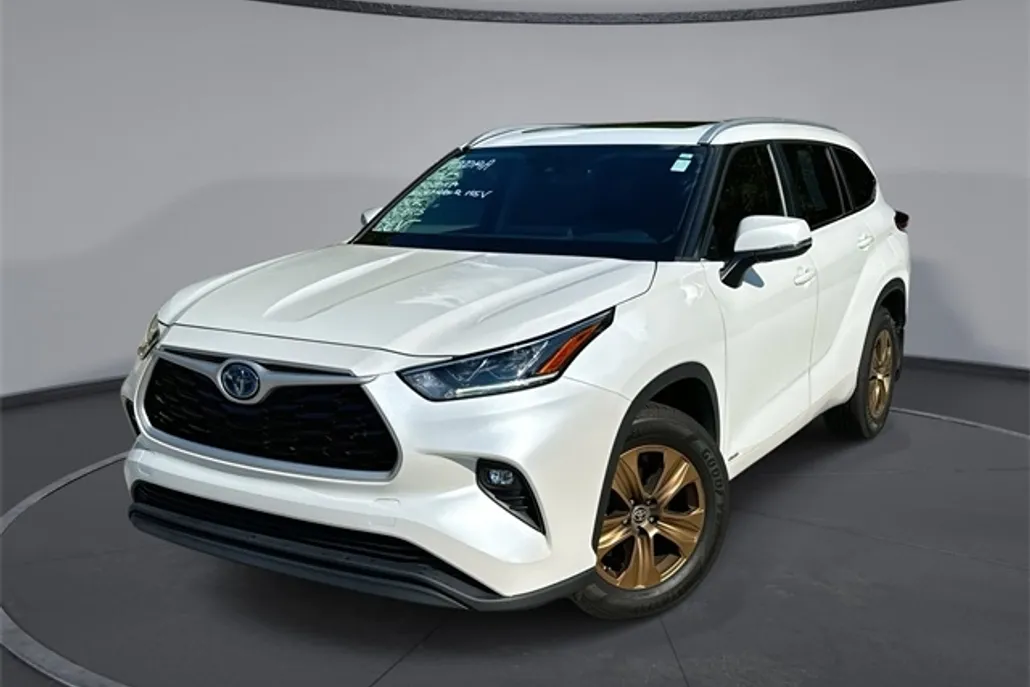 2023 Toyota Highlander Hybrid Bronze Edition photo 1