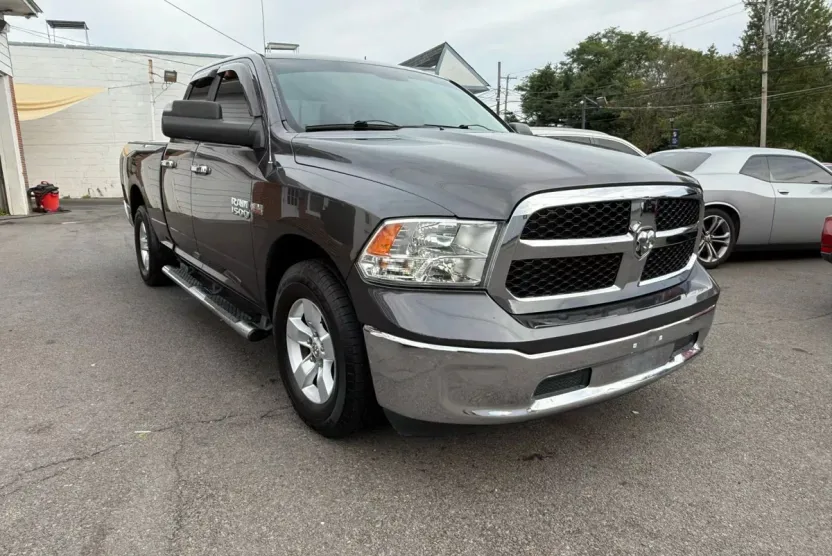 2015 Ram 1500 SLT photo 1