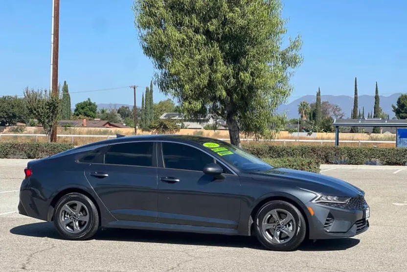 2021 Kia K5 LXS photo 1