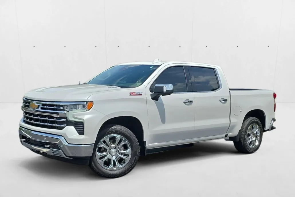 2023 Chevrolet Silverado 1500 LTZ photo 1