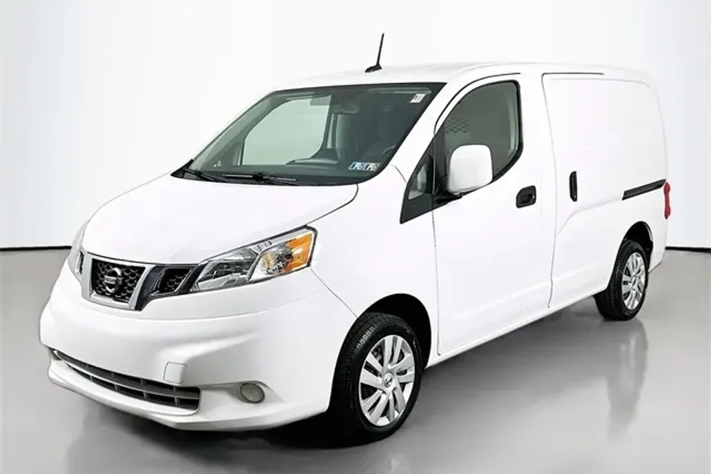 2020 Nissan NV200 SV photo 1