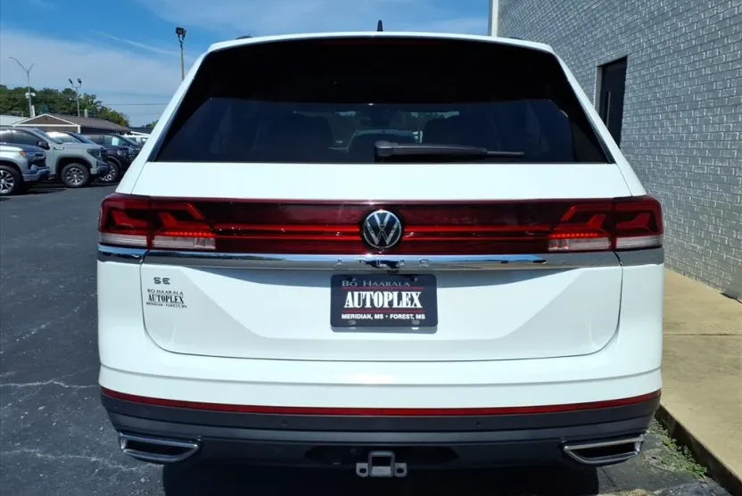 2024 Volkswagen Atlas SE Technology photo 1
