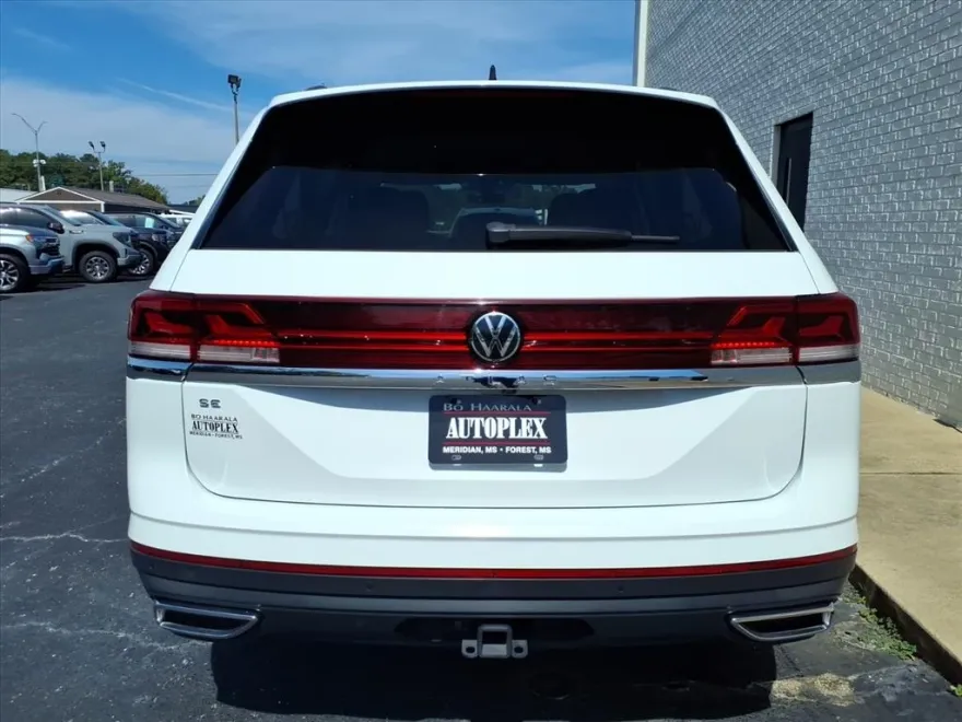 2024 Volkswagen Atlas SE Technology photo 1