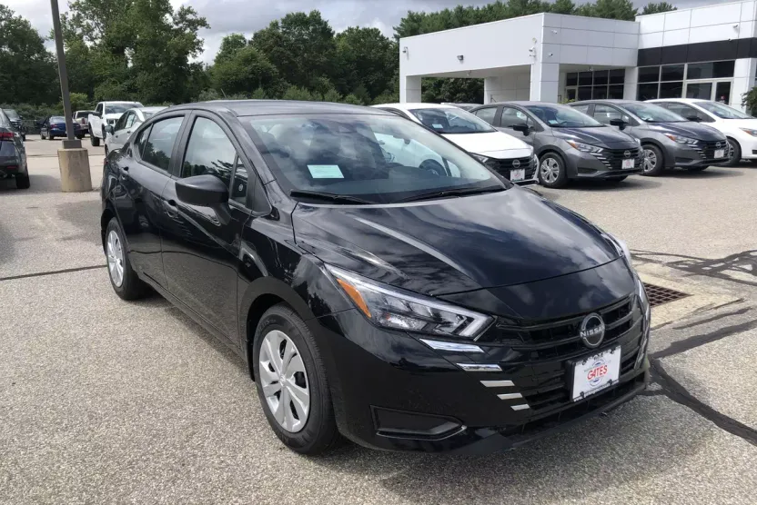 2025 Nissan Versa S photo 1