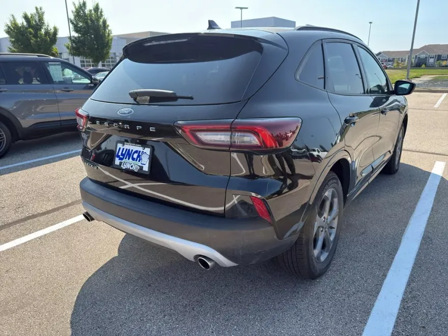 2024 Ford Escape ST-Line photo 1