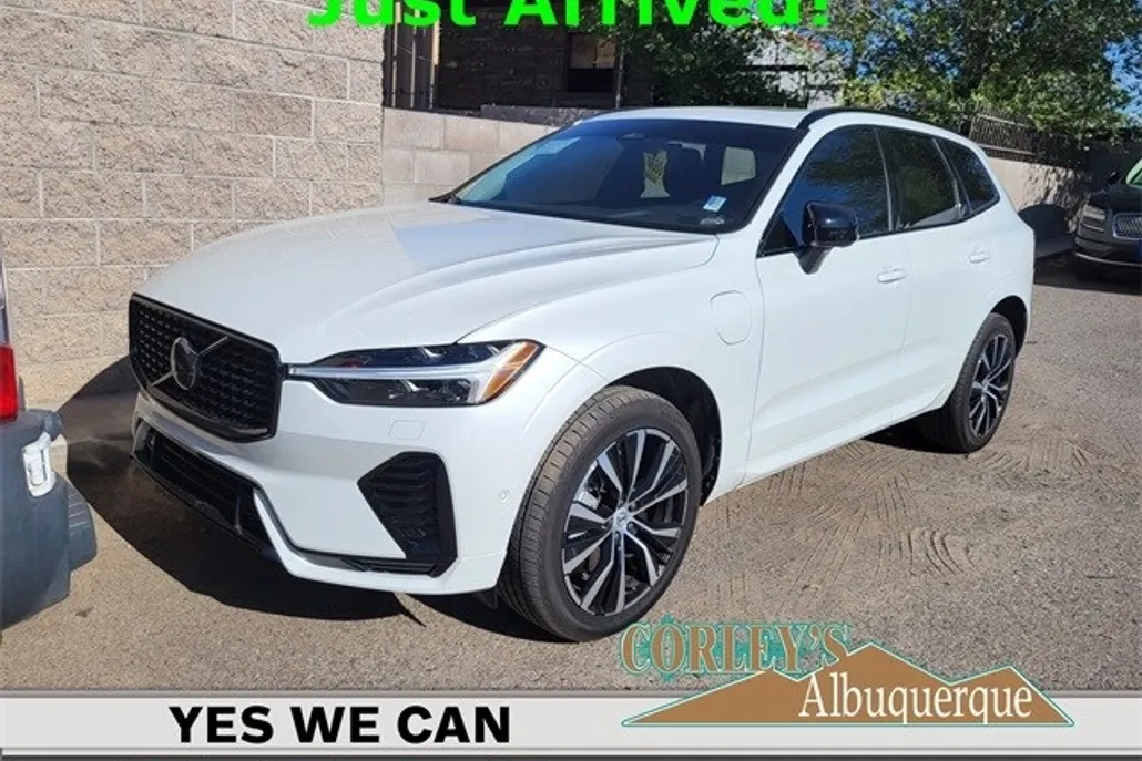2023 Volvo XC60 Recharge Hybrid T8 Plus photo 1