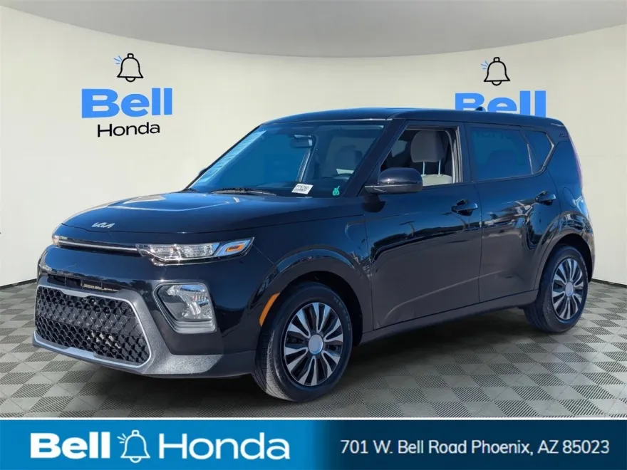 2022 Kia Soul LX photo 1