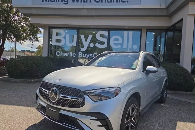 2023 Mercedes Benz GLC 300 4MATIC photo 1