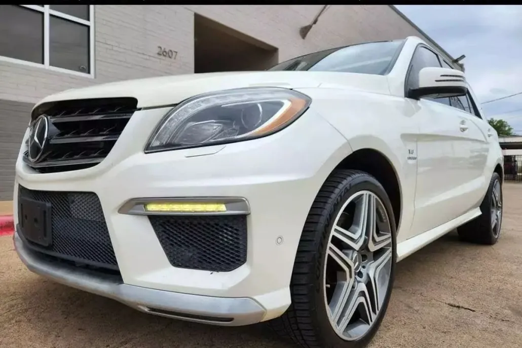 2013 Mercedes Benz ML 63 AMG 4MATIC photo 1