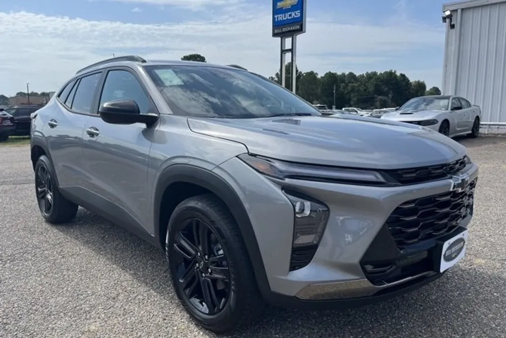 2025 Chevrolet Trax ACTIV photo 1