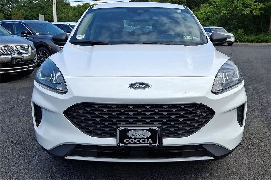 2020 Ford Escape S photo 1