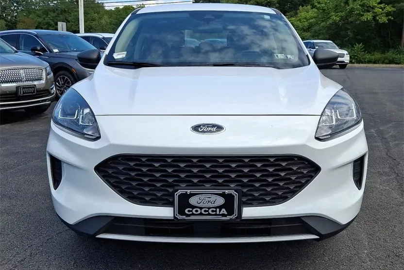 2020 Ford Escape S photo 1