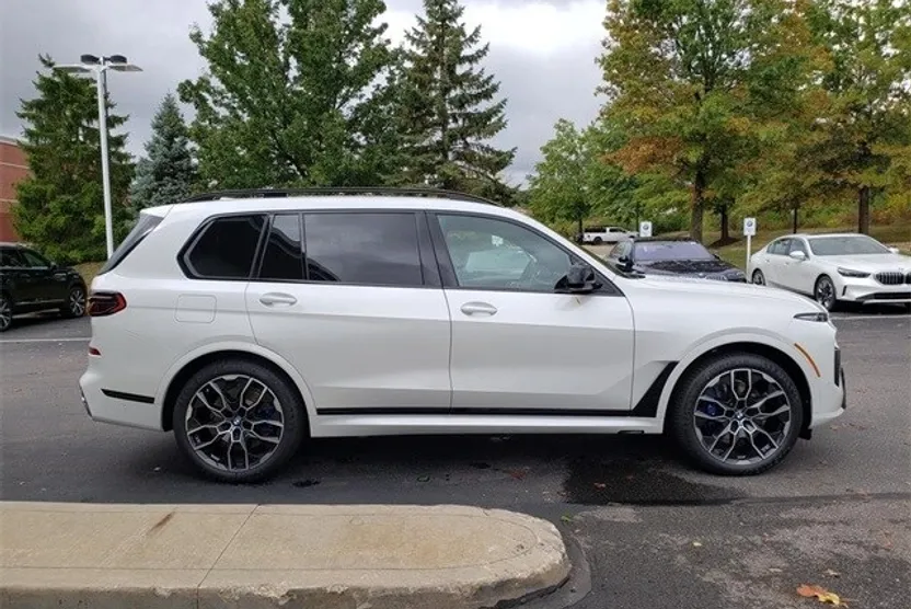 2026 Bmw X7 M60i photo 1