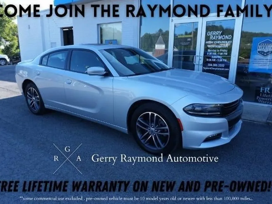 2019 Dodge Charger SXT photo 1