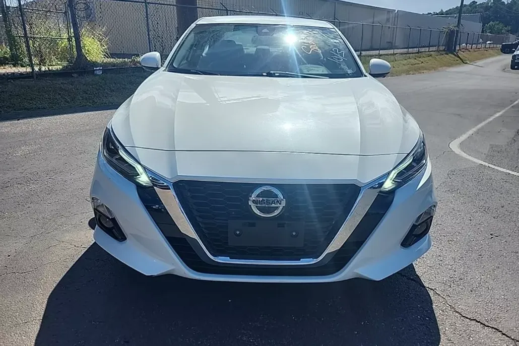 2021 Nissan Altima 2.5 Platinum photo 1