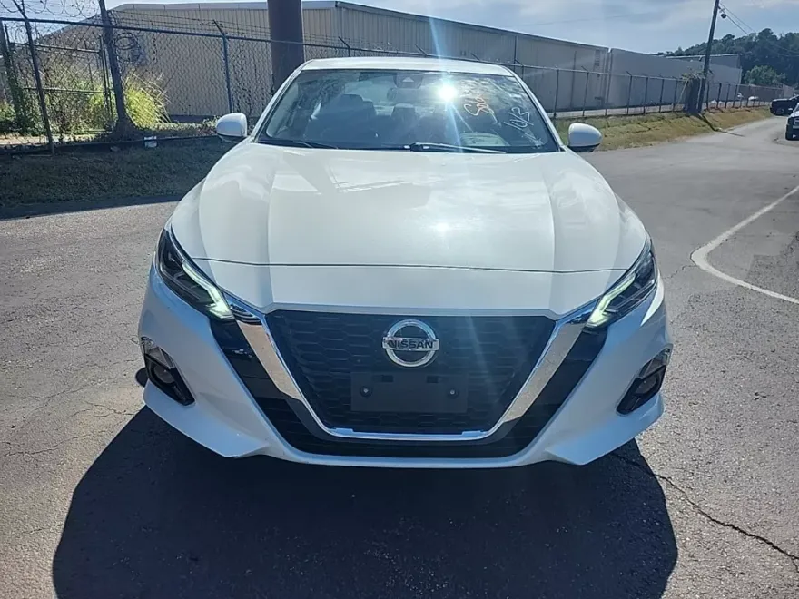 2021 Nissan Altima 2.5 Platinum photo 1