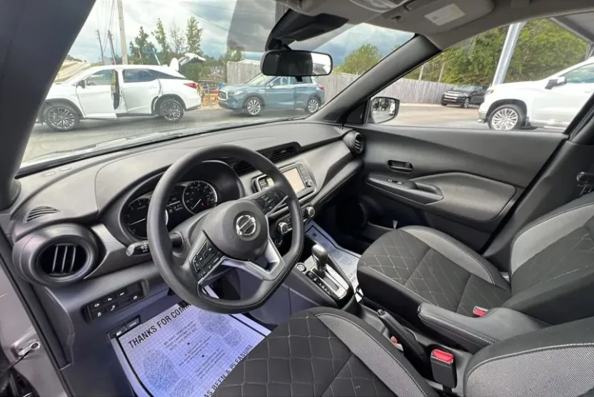 2020 Nissan Kicks photo 1