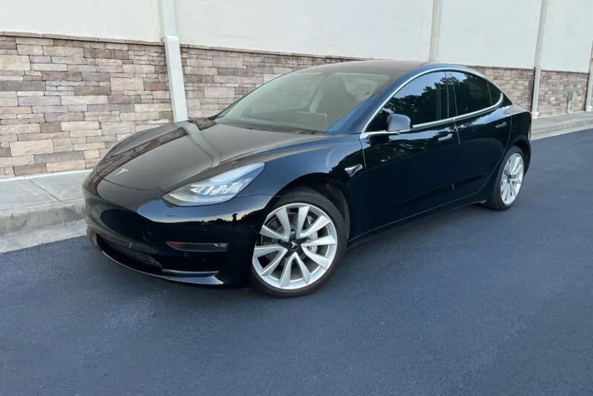 2018 Tesla Model 3 Long Range photo 1