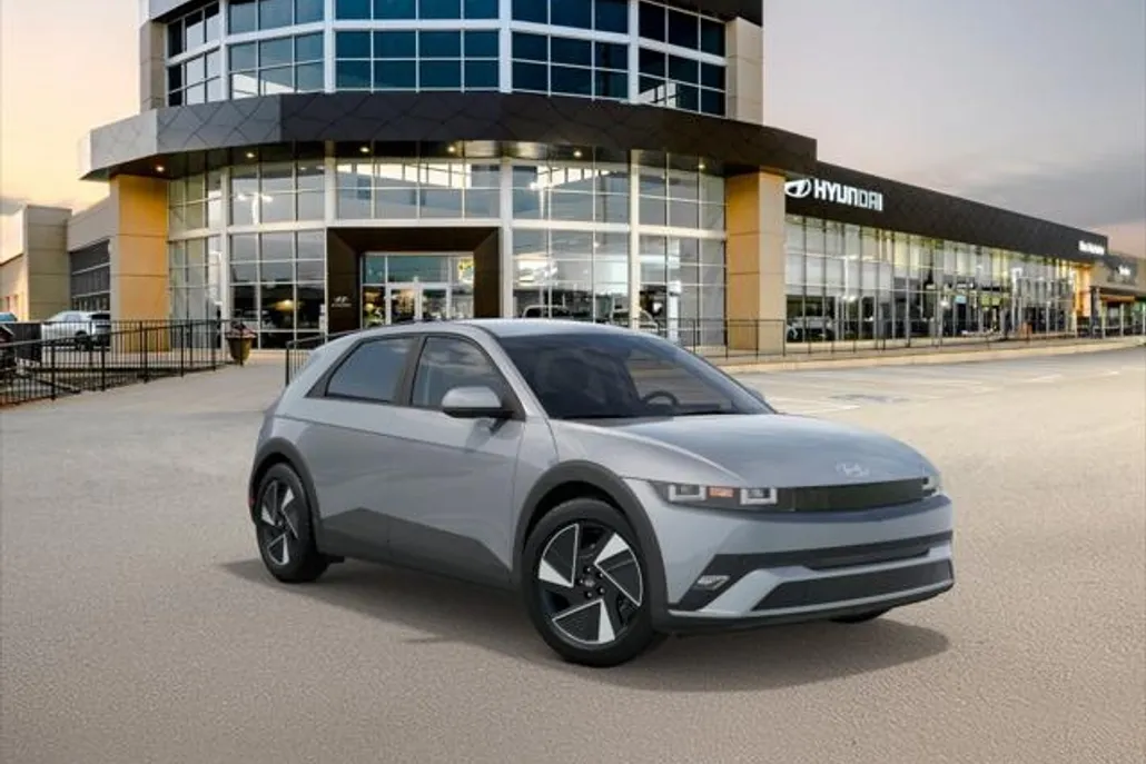 2025 Hyundai Ioniq 5 SE photo 1
