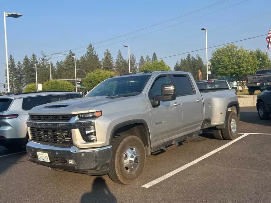 2023 Chevrolet Silverado 3500HD LT photo 1