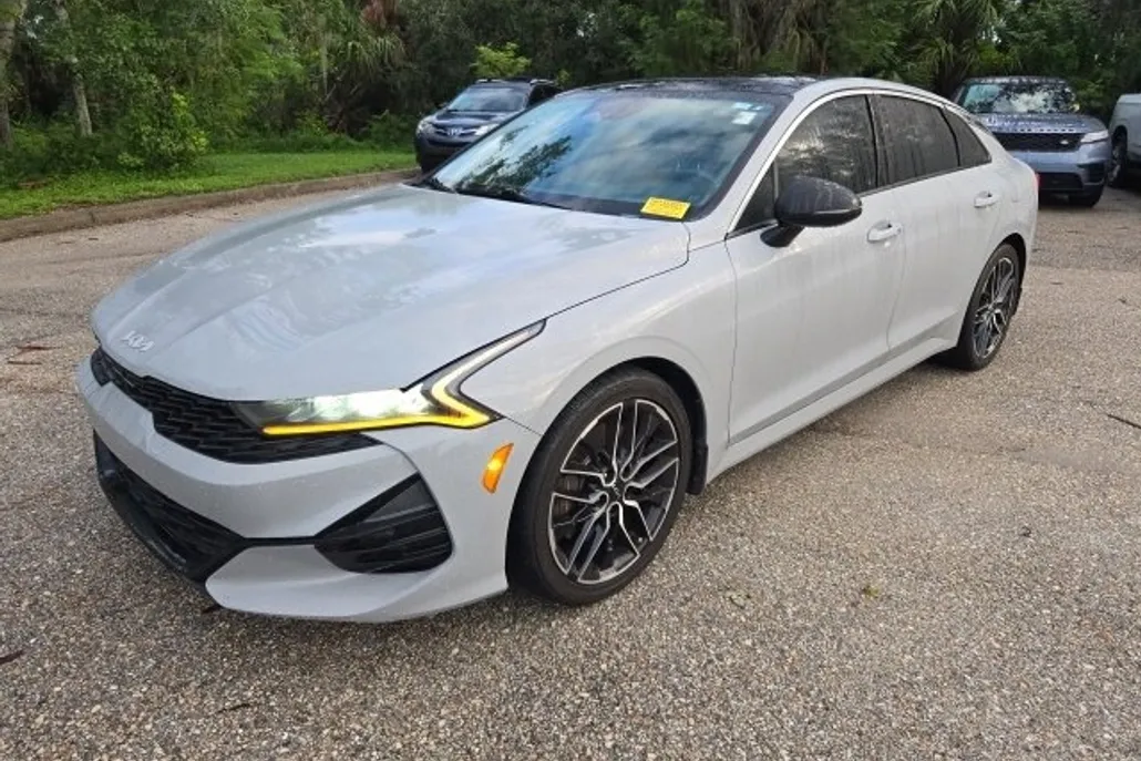 2022 Kia K5 GT photo 1