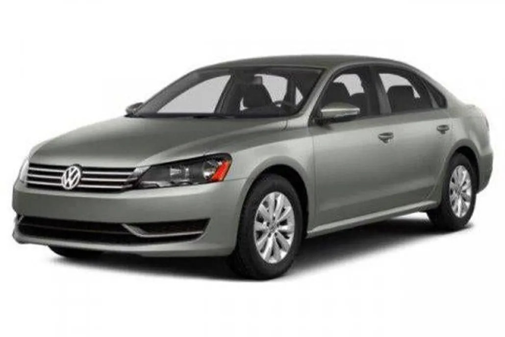 2015 Volkswagen Passat S photo 1