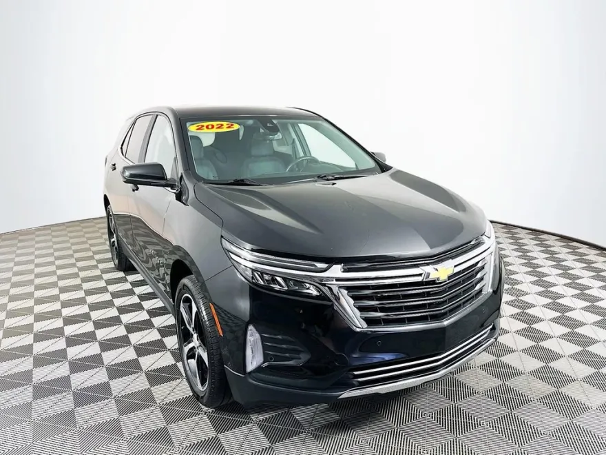 2022 Chevrolet Equinox LT photo 1