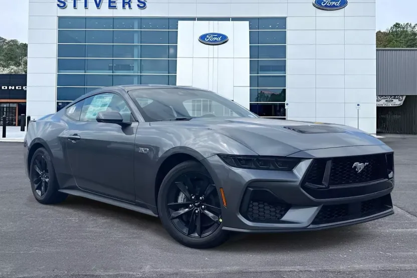2025 Ford Mustang GT photo 1
