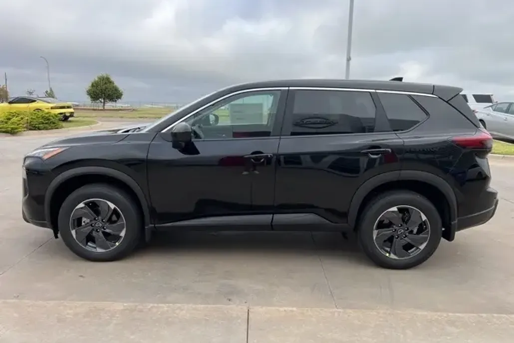 2026 Nissan Rogue SV photo 1