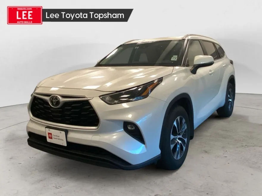 2024 Toyota Highlander XLE photo 1