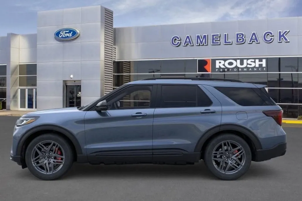 2025 Ford Explorer ST photo 1