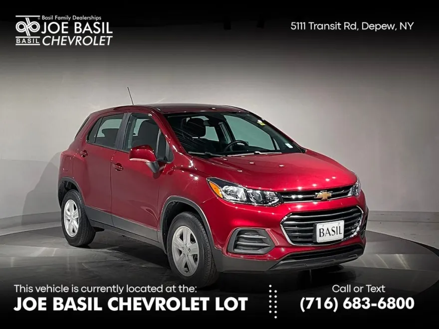2021 Chevrolet Trax LS photo 1
