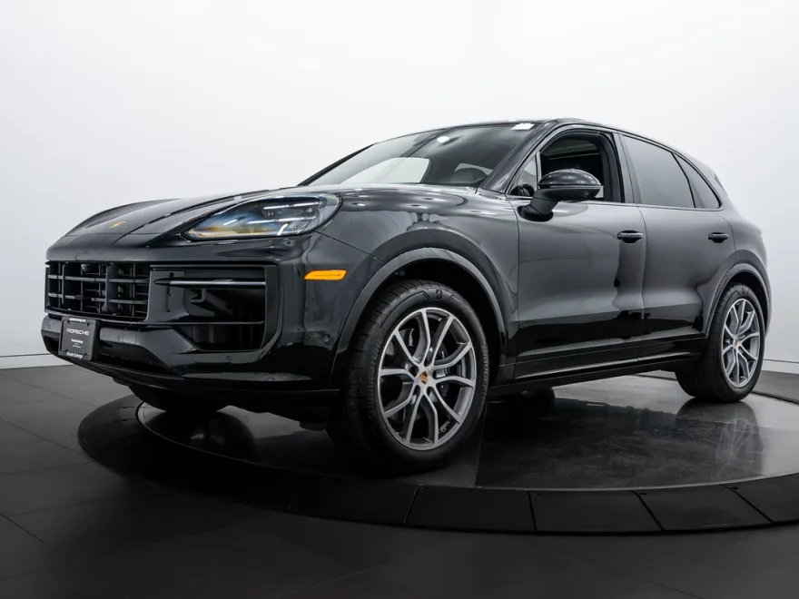 2025 Porsche Cayenne photo 1