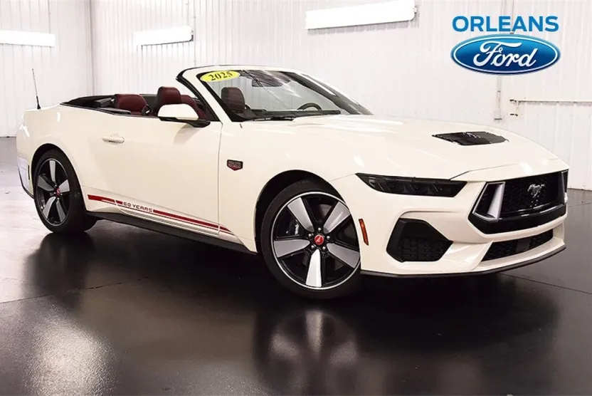 2025 Ford Mustang GT Premium photo 1